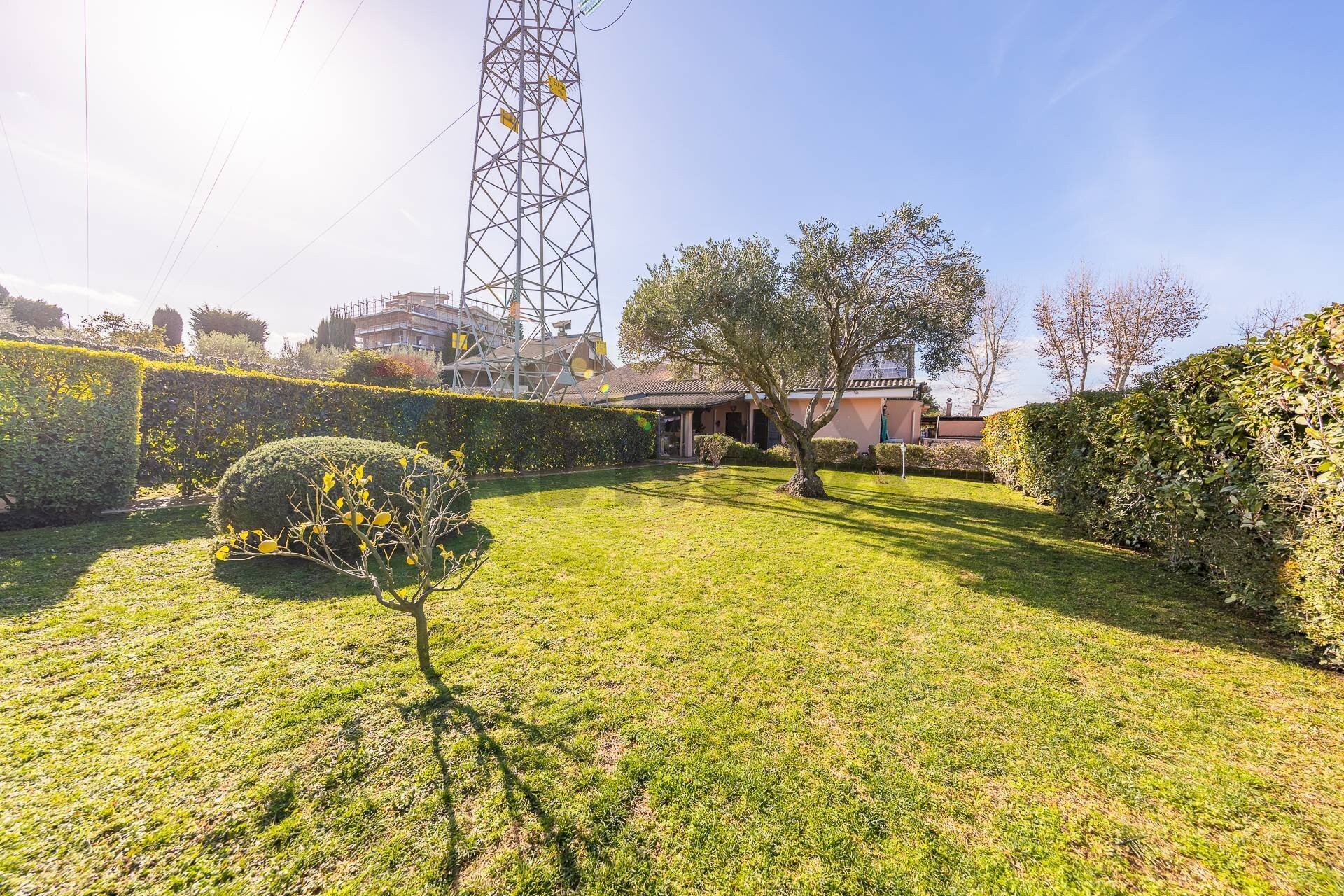 Giardino - Villa VIA POGGIO FIORITO
2, Guidonia Montecelio - foto 3