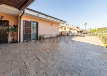 Terrazza - Villa VIA POGGIO FIORITO
 
2, Guidonia Montecelio - foto 6