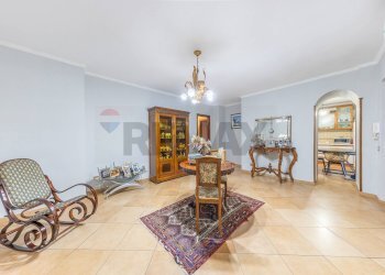 Sala da pranzo - Villa VIA POGGIO FIORITO
 
2, Guidonia Montecelio - foto 13