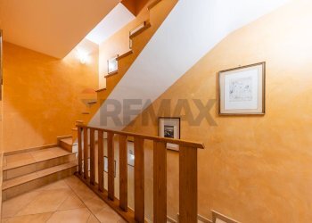 Scale - Villa VIA POGGIO FIORITO
 
2, Guidonia Montecelio - foto 31