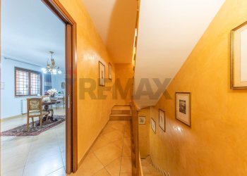 Hall / corridoio - Villa VIA POGGIO FIORITO
 
2, Guidonia Montecelio - foto 32