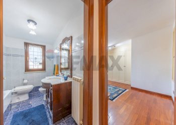 Bagno - Villa VIA POGGIO FIORITO
 
2, Guidonia Montecelio - foto 35