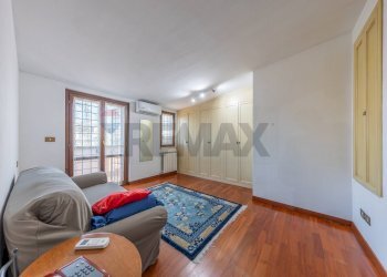 Soggiorno - Villa VIA POGGIO FIORITO
 
2, Guidonia Montecelio - foto 39