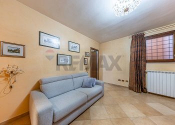 Soggiorno - Villa VIA POGGIO FIORITO
 
2, Guidonia Montecelio - foto 53