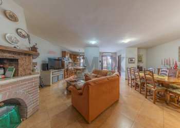 Sala da pranzo - Villa VIA POGGIO FIORITO
 
2, Guidonia Montecelio - foto 58