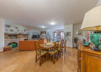 Sala da pranzo - Villa VIA POGGIO FIORITO
 
2, Guidonia Montecelio - foto 59
