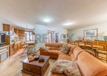 Sala da pranzo - Villa VIA POGGIO FIORITO
 
2, Guidonia Montecelio - foto 65