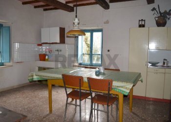 Sala da pranzo - Rustico località Fratta Guida
 
38, Parrano - foto 11