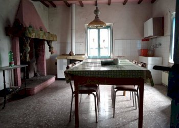 Sala da pranzo - Rustico località Fratta Guida
 
38, Parrano - foto 24