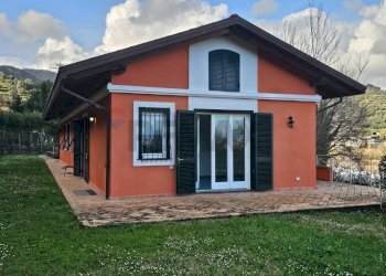 Casa all\'aperto - Casa indipendente Via Umberto D'agostino, Salerno - foto 1