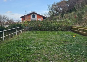 Giardino - Casa indipendente Via Umberto D'agostino, Salerno - foto 3
