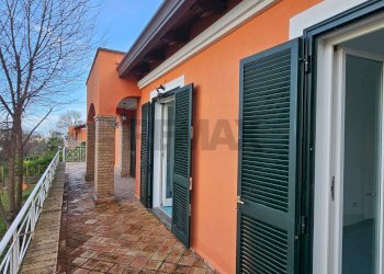 Balcone - Casa indipendente Via Umberto D'agostino, Salerno - foto 31