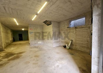 Parcheggio - Casa indipendente Via Umberto D'agostino, Salerno - foto 150