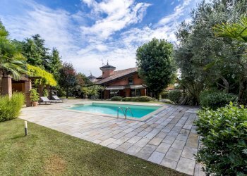 Piscina - Villa VIA CASCINA BRUGHIERA
 
9, Lesmo - foto 2