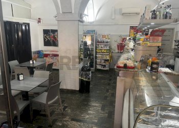 Cucina - Attività Commerciale piazza  manganelli
 
46, Graniti - foto 1