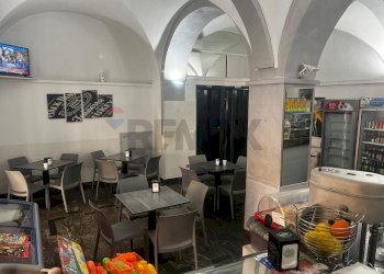 Sala da pranzo - Attività Commerciale piazza  manganelli
 
46, Graniti - foto 6
