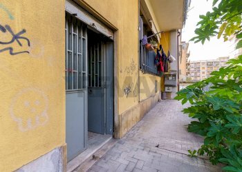 Edificio all\'aperto - Locale Commerciale Via Vincenzo Giuffrida
 
203, Catania - foto 25