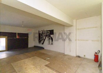 Stanza vuota - Locale Commerciale Via Etnea
 
557, Catania - foto 10