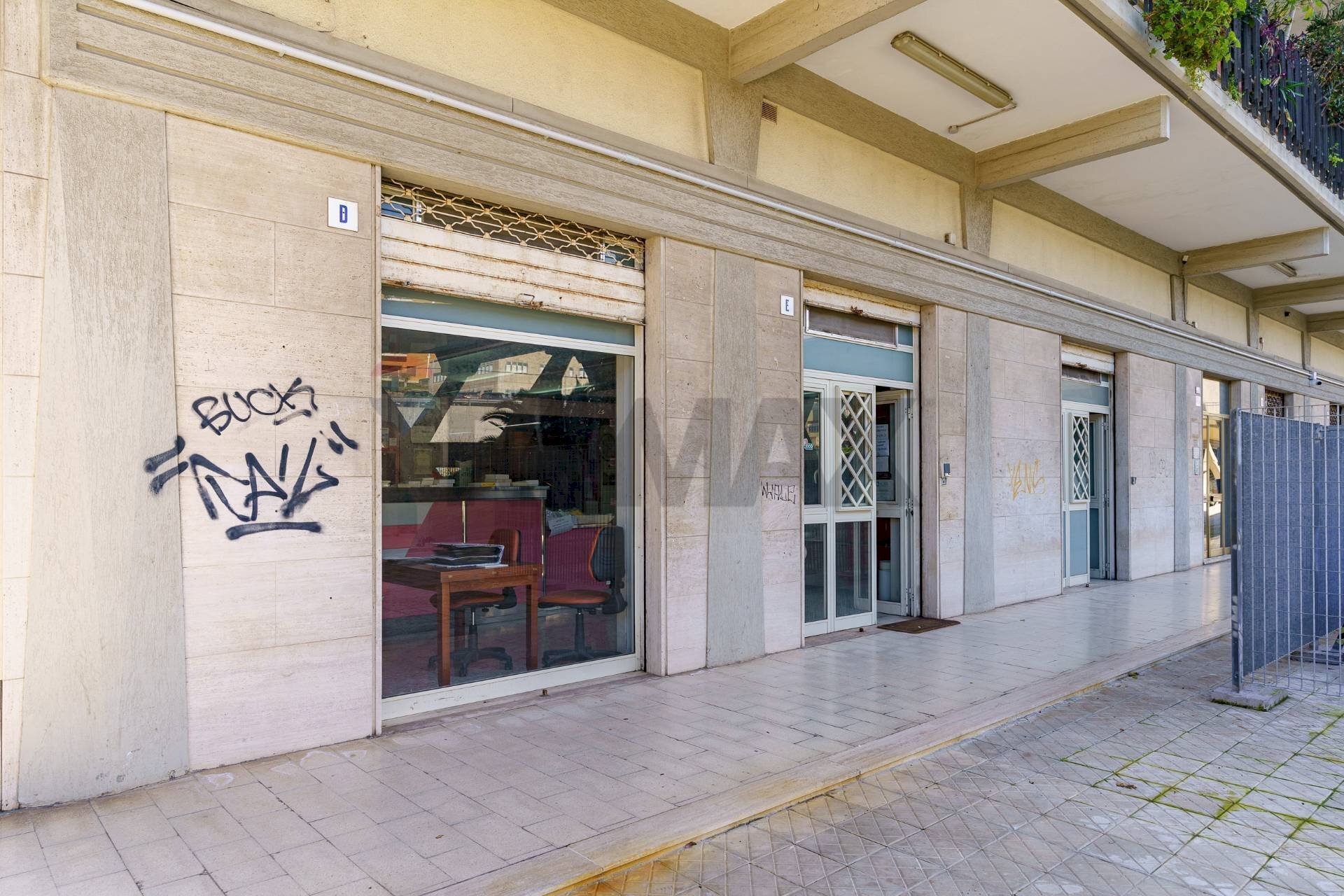 Edificio all\'aperto - Locale Commerciale Via Vincenzo Giuffrida
 
203, Catania - foto 1