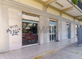 Edificio all\'aperto - Locale Commerciale Via Vincenzo Giuffrida
 
203, Catania - foto 1