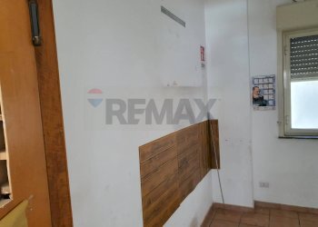 Stanza vuota - Locale Commerciale VIA CAIO DUILIO
20, Furci Siculo - foto 2