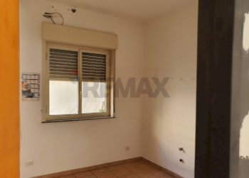 Stanza vuota - Locale Commerciale VIA CAIO DUILIO
20, Furci Siculo - foto 5