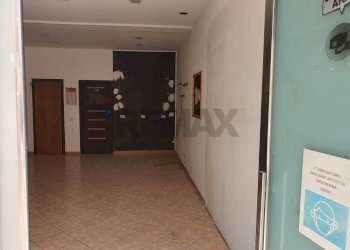 Hall / corridoio - Locale Commerciale VIA CAIO DUILIO
20, Furci Siculo - foto 9