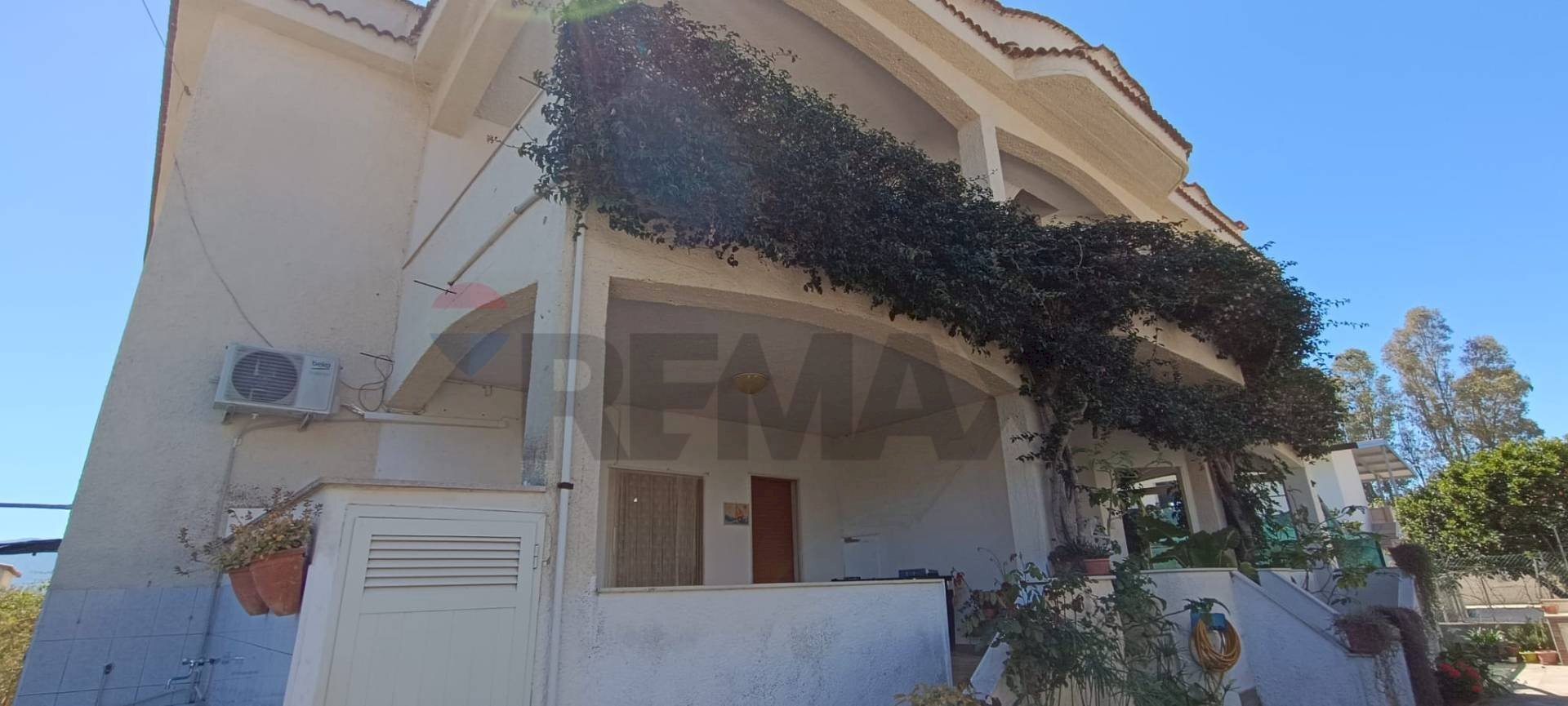 Edificio all\'aperto - Villa a Schiera Via Isola di Corfù
 
snc, Cagnano Varano - foto 1