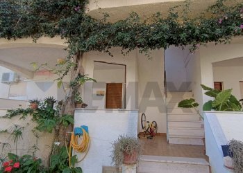 Casa all\'aperto - Villa a Schiera Via Isola di Corfù
 
snc, Cagnano Varano - foto 2