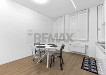 Sala da pranzo - Monolocale via Desenzano
 
14, Milano - foto 3