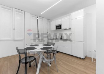 Sala da pranzo - Monolocale via Desenzano
 
14, Milano - foto 8