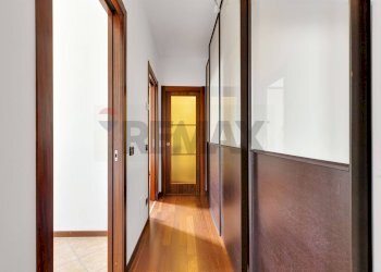 Hall / corridoio - Trilocale Via Cassanese
 
10, Segrate - foto 14