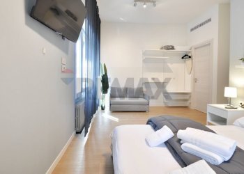 Soggiorno - Quadrilocale Via Brambilla
 
37, Como - foto 31