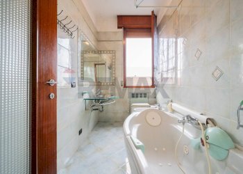 Bagno - Trilocale GALLERIA GONZAGA
 
4, Guastalla - foto 21