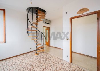 Stanza vuota - Trilocale GALLERIA GONZAGA
 
4, Guastalla - foto 26