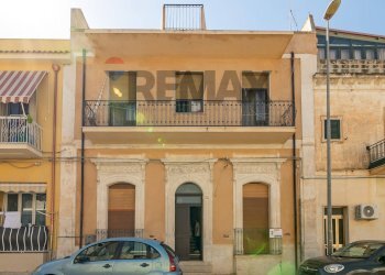 Edificio all\'aperto - Independent house Via Canova
 
4, Rosolini - photo 1