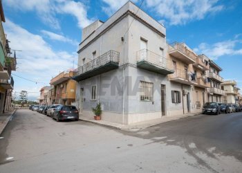 Edificio all\'aperto - Casa semi indipendente Via Mariannina Coffa
 
2, Pachino - foto 1