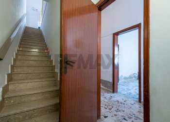 Scale - Casa indipendente Via Roma
 
259-261, Pachino - foto 3