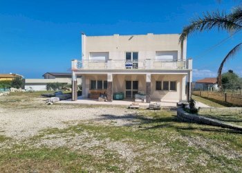 Casa all\'aperto - Locale Commerciale VIA SAN LUCA
1, Augusta - foto 1