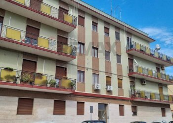 Edificio all\'aperto - Appartamento VIA F CARACCIOLO
 
74, Augusta - foto 14