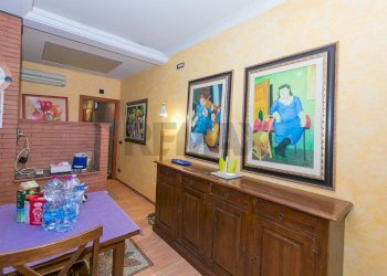 Sala da pranzo - Quadrilocale via montegrappa
 
81, Siracusa - foto 9