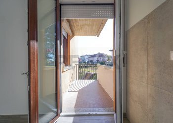 Balcone - Three-room apartment Via Scotti
 
19, Mapello - photo 12