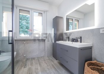 Bagno - Three-room apartment Via Scotti
 
19, Mapello - photo 18
