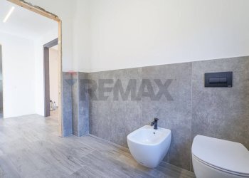 Bagno/Lavanderia - Three-room apartment Via Scotti
 
19, Mapello - photo 27
