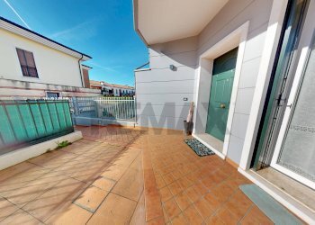 Balcone - Bilocale VIA FORNACE
 
34, Costabissara - foto 2