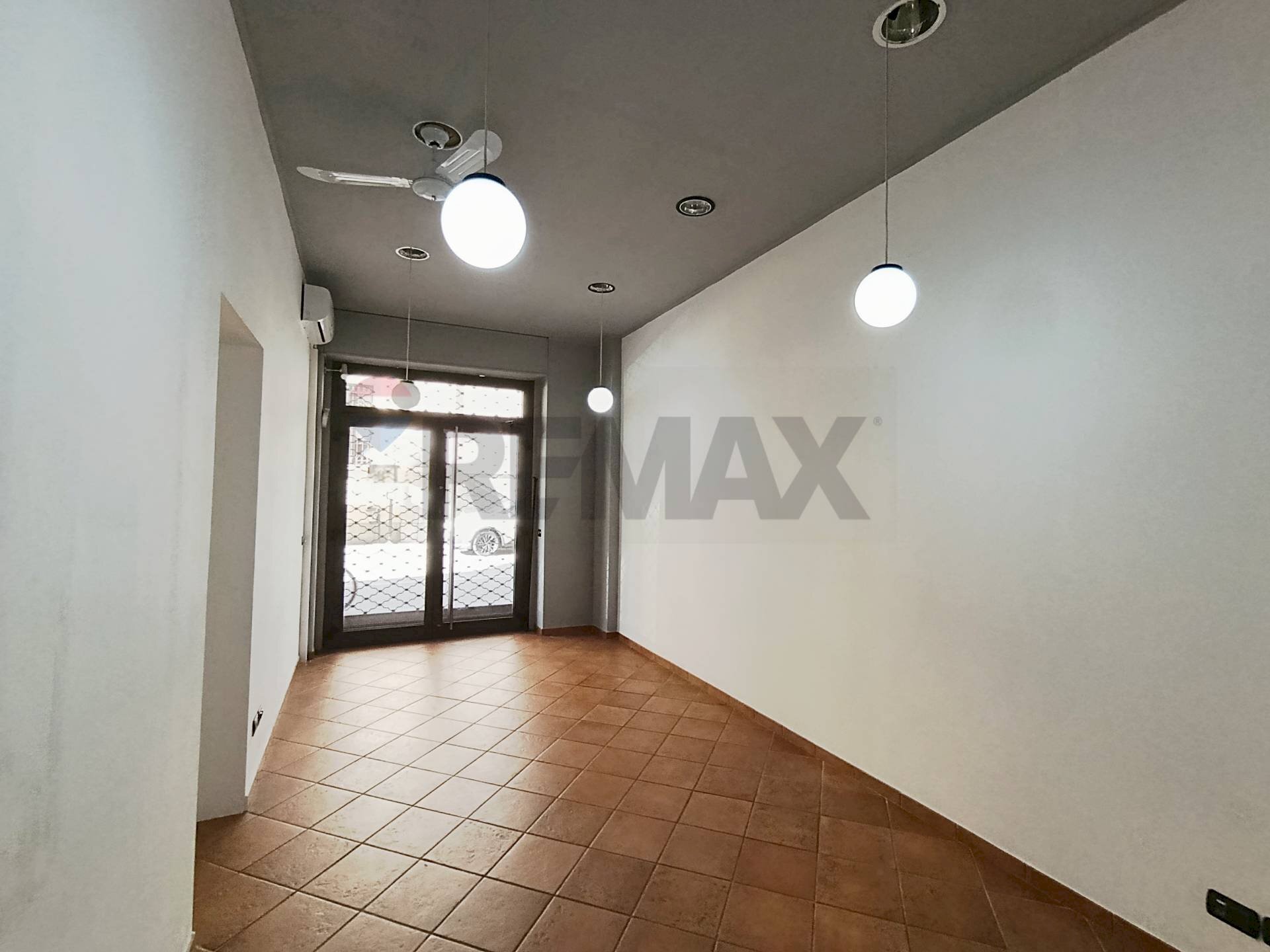 Stanza vuota - Locale Commerciale Corso Mazzini, Novara - foto 1