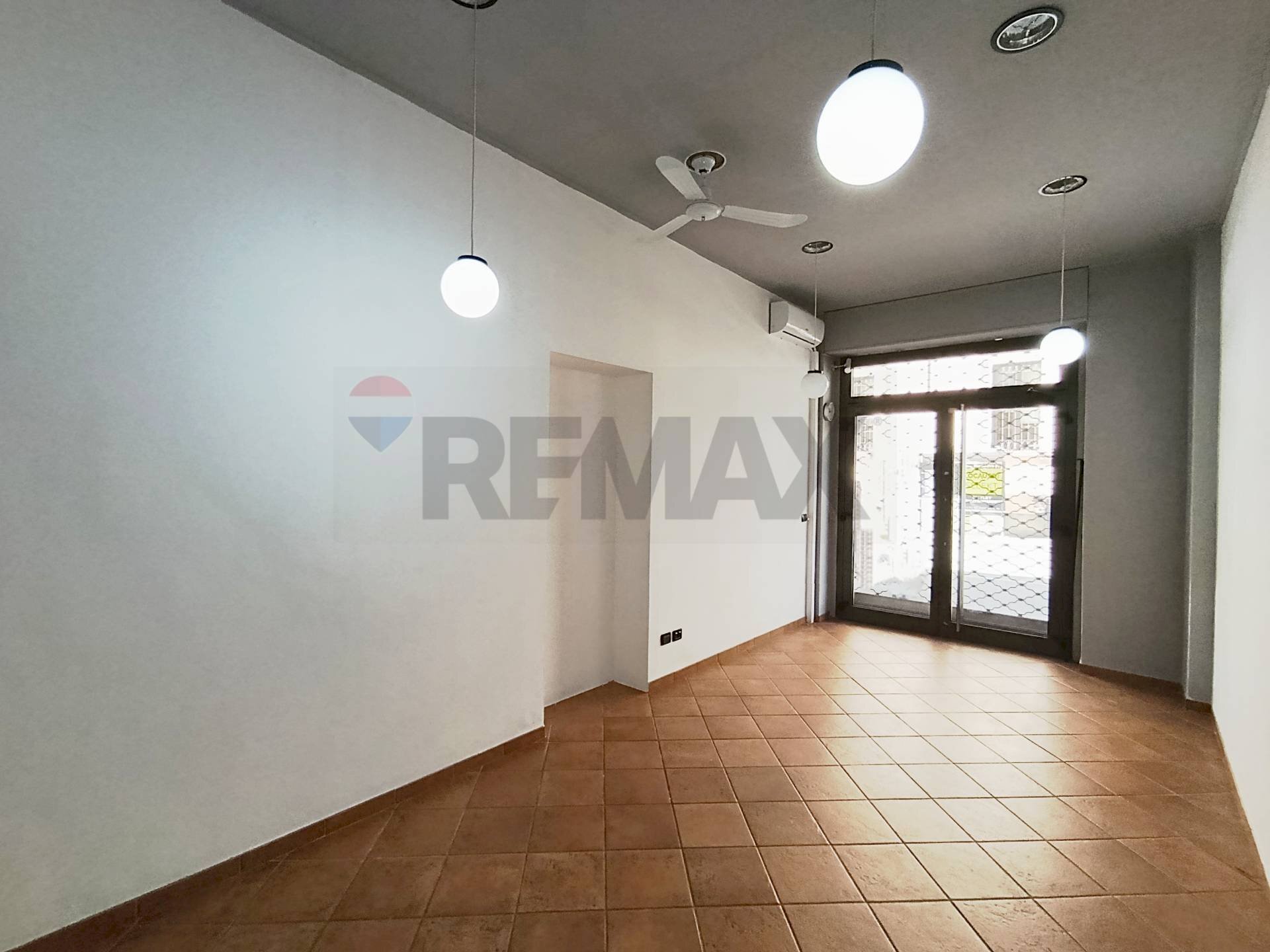 Stanza vuota - Locale Commerciale Corso Mazzini, Novara - foto 2