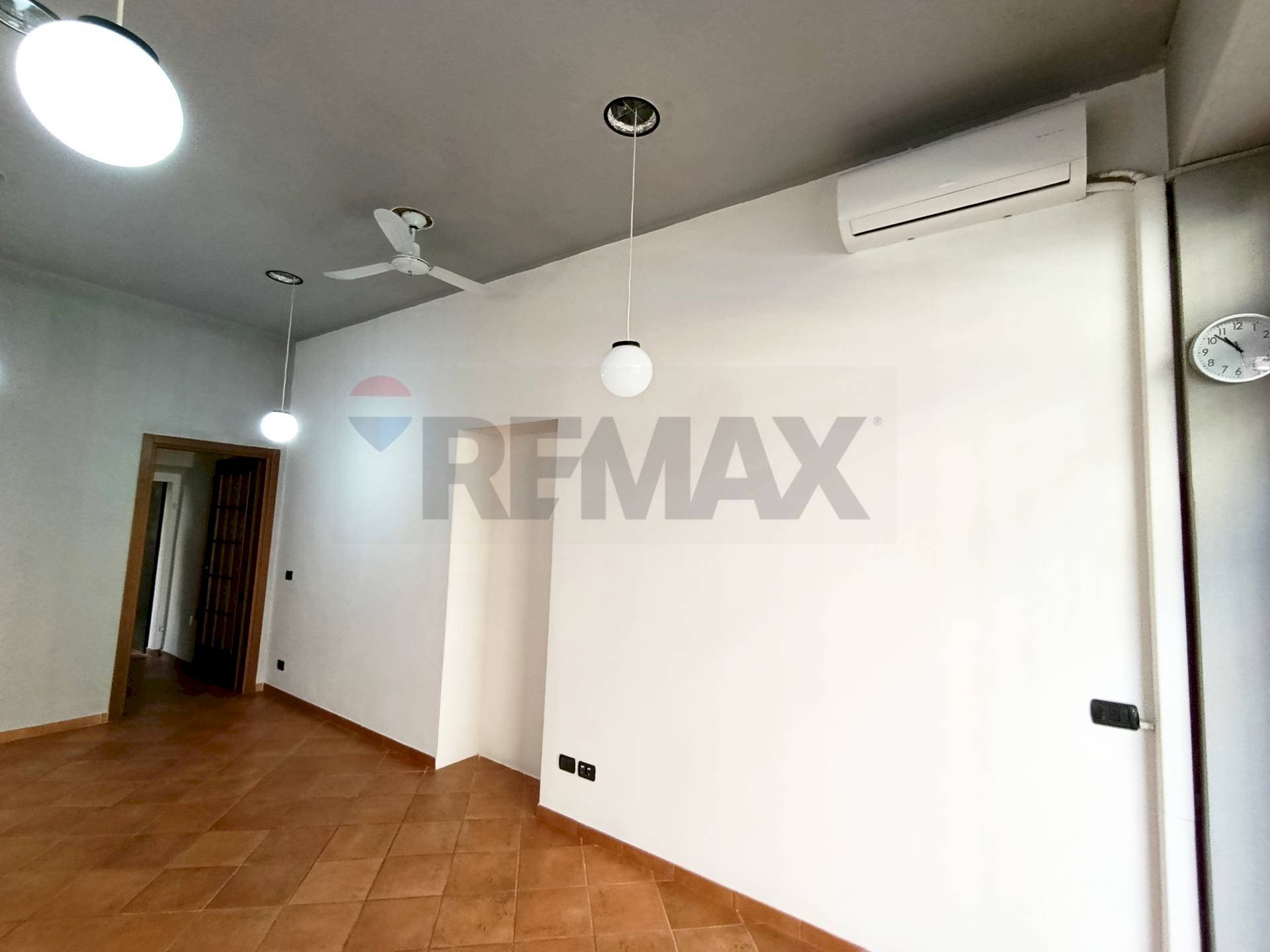 Stanza vuota - Locale Commerciale Corso Mazzini, Novara - foto 3