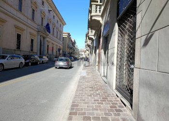 Edificio all\'aperto - Locale Commerciale Corso Mazzini, Novara - foto 11