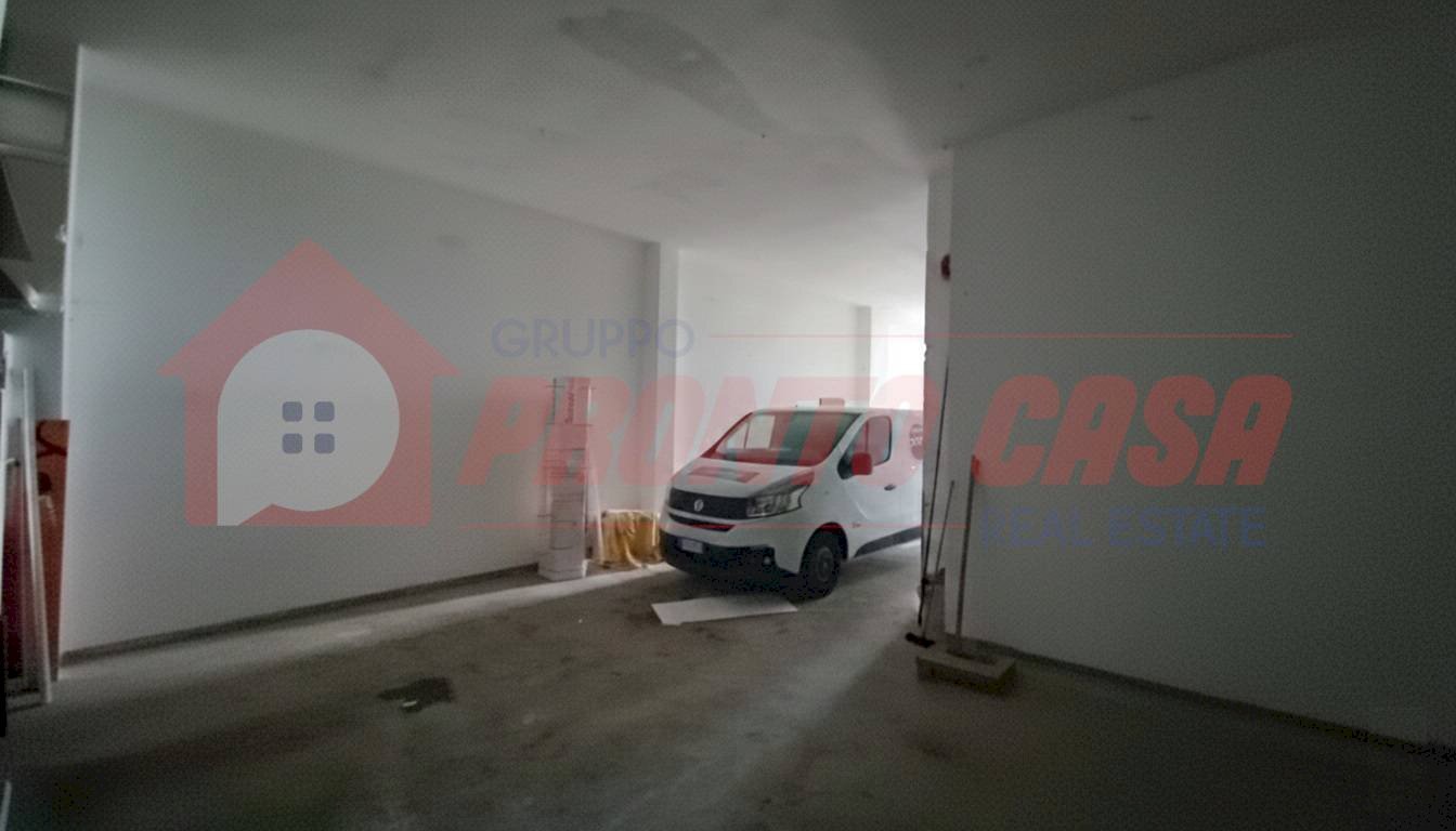 Foto 3 - Box Via Della Repubblica
 
66, Ischitella - photo 3